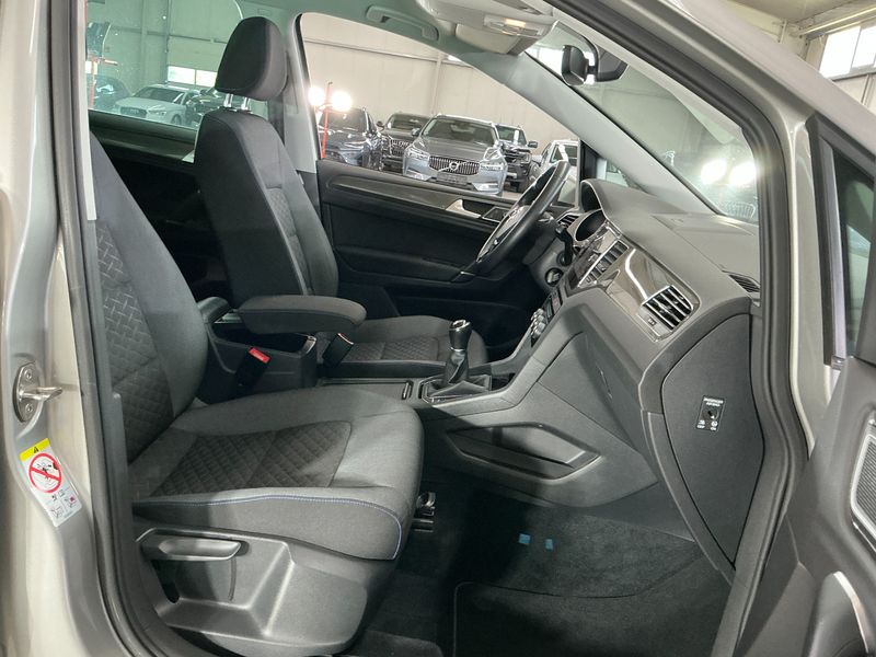 Volkswagen Golf VII Sportsvan 1.0 TSI Join — zdjęcie 11