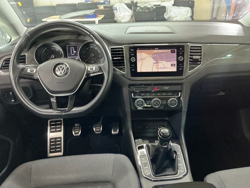 Volkswagen Golf VII Sportsvan 1.0 TSI Join — zdjęcie 12