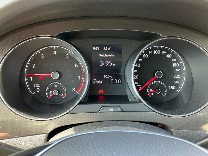 Volkswagen Golf VII Sportsvan 1.0 TSI Join — zdjęcie 13