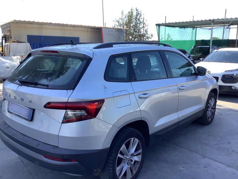 Skoda Karoq 1.0 TSI Ambition — zdjęcie 6