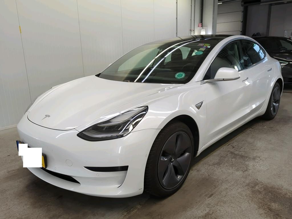 Tesla Model 3 Standard Range Plus RWD