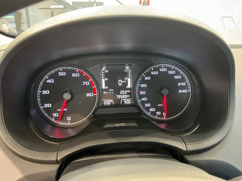 Seat Ibiza 1.2 TSI Reference — zdjęcie 13