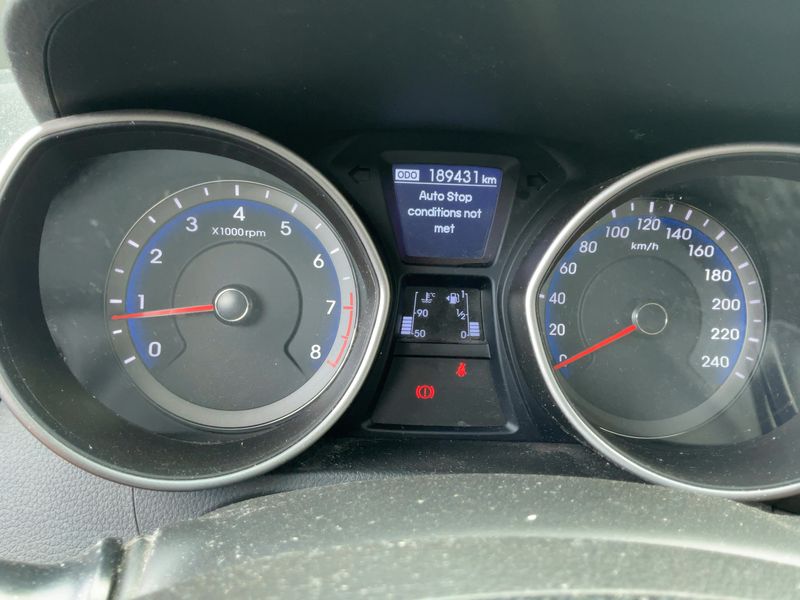 Hyundai i30 1.4 Basis blue — zdjęcie 13