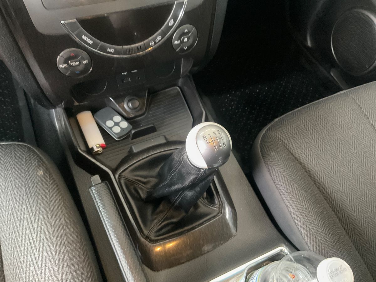 Ssangyong Rexton 2015 — photo 28