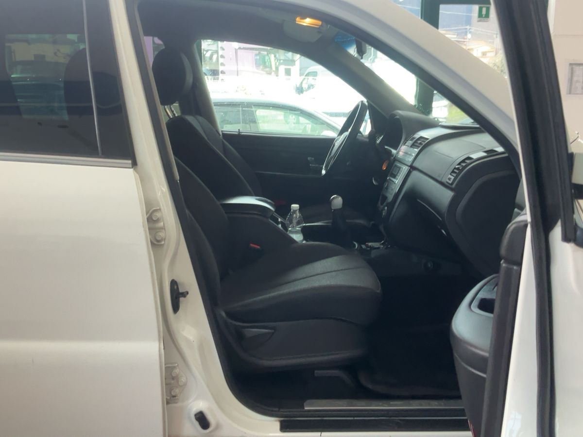Ssangyong Rexton 2015 — photo 17