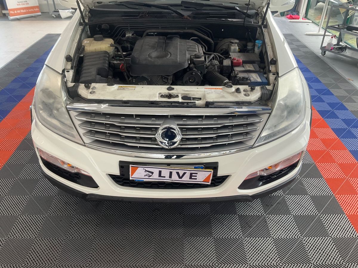 Ssangyong Rexton 2015 — photo 46