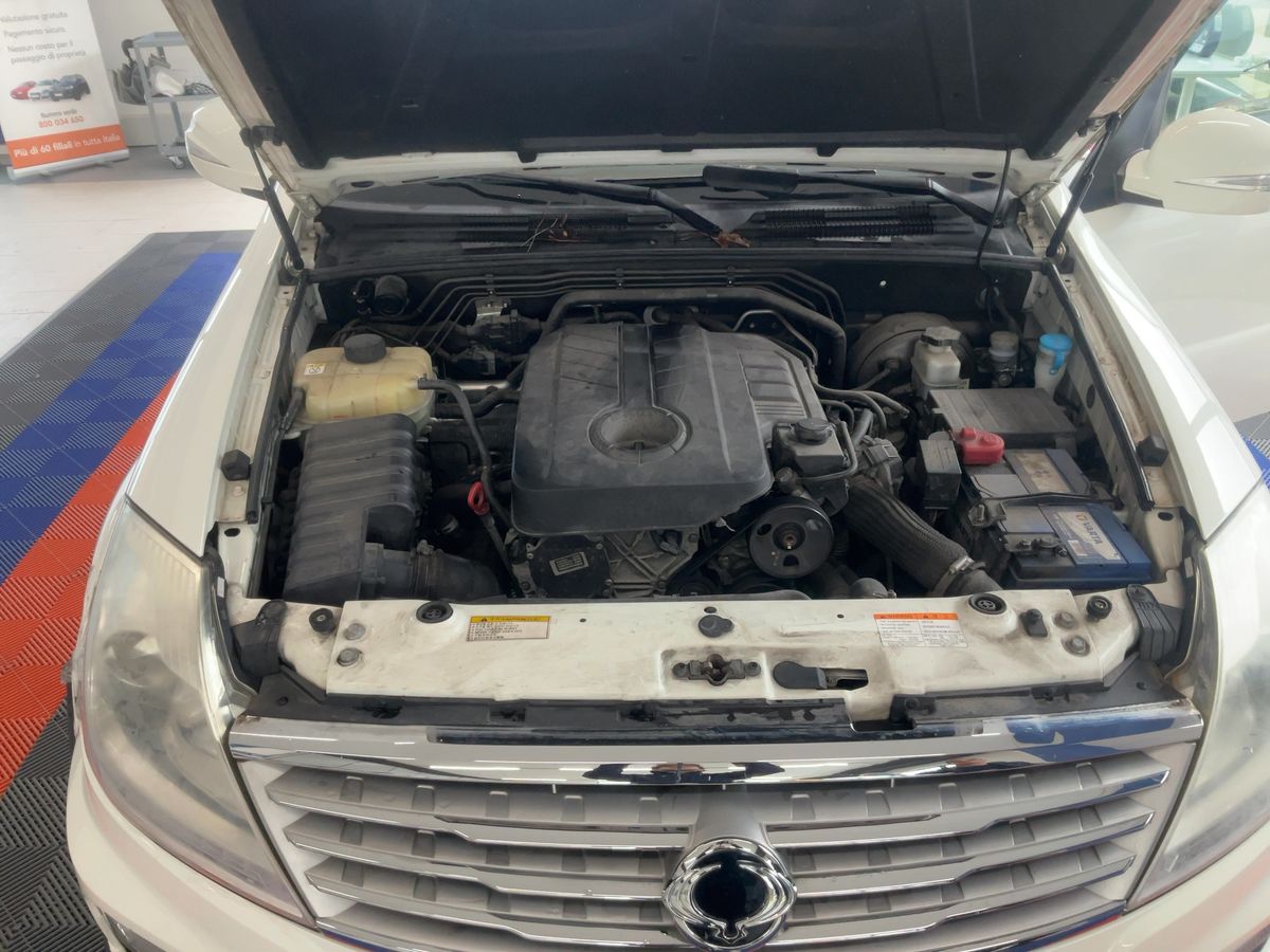 Ssangyong Rexton 2015 — photo 43