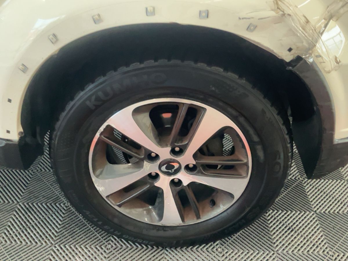 Ssangyong Rexton 2015 — photo 12