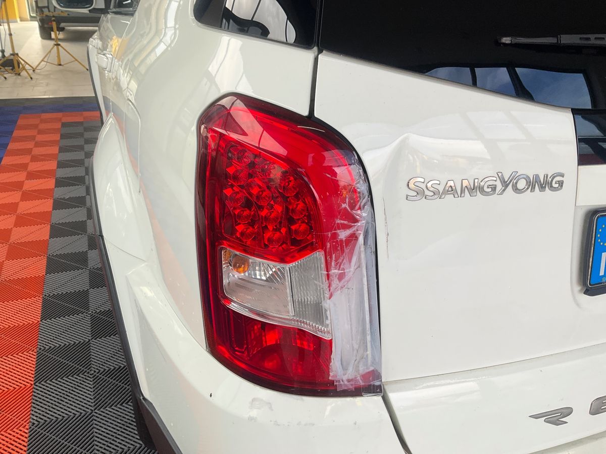 Ssangyong Rexton 2015 — photo 36