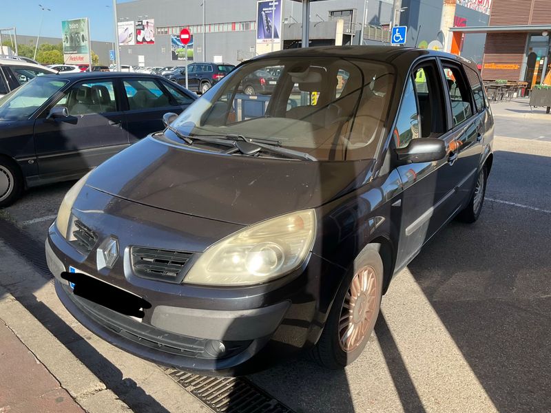 Renault Grand Scenic 1.9 dCi Privilege — zdjęcie 1