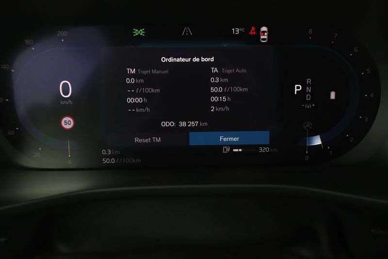 Volvo XC40 2.0 B4 Mild-Hybrid Plus Dark 2WD 2023 – снимка 18