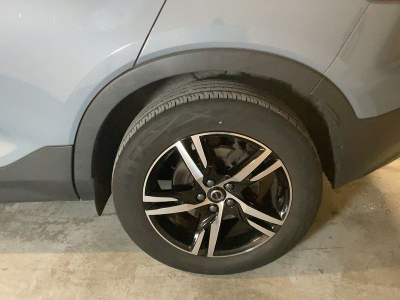 Volvo XC40 2.0 B4 Mild-Hybrid Plus Dark 2WD 2023 – снимка 5