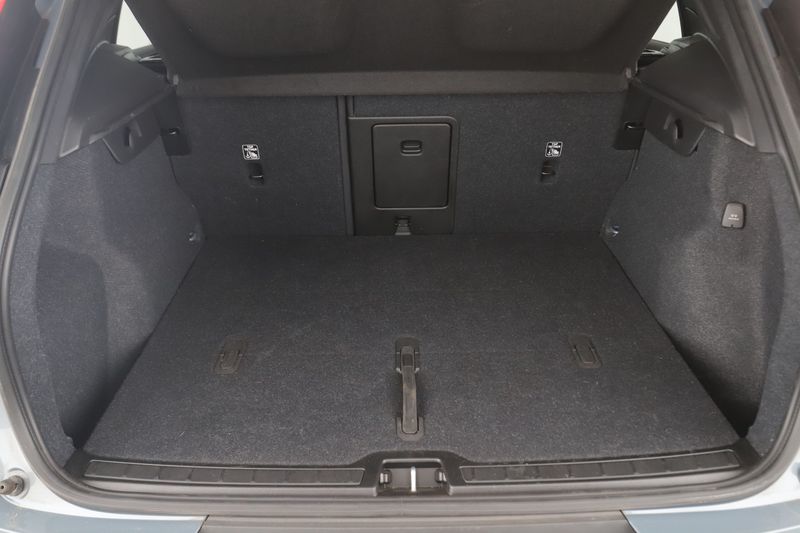 Volvo XC40 2.0 B4 Mild-Hybrid Plus Dark 2WD 2023 – снимка 15