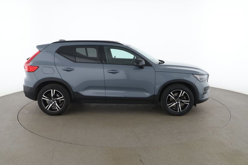 Volvo XC40 2.0 B4 Mild-Hybrid Plus Dark 2WD 2023 – снимка 10