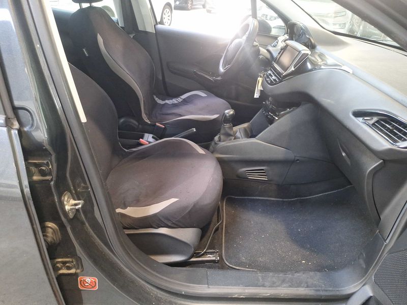 Peugeot 208 1.6 HDi Affaire Pack CD Clim Confort 2015 – снимка 10