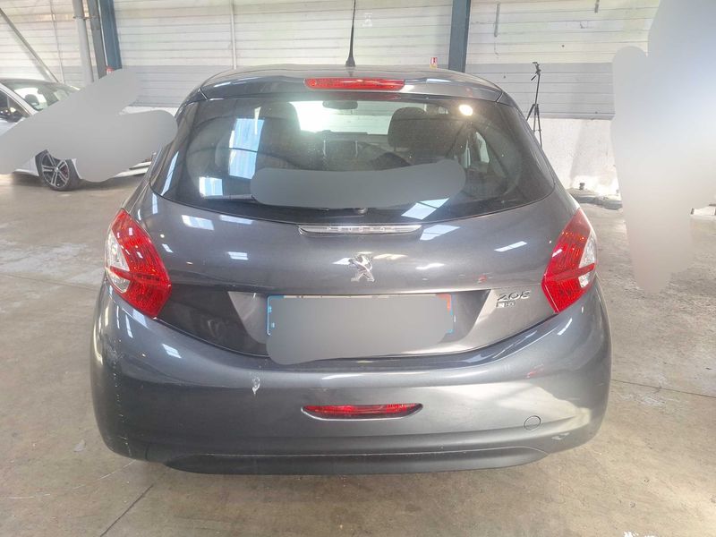 Peugeot 208 1.6 HDi Affaire Pack CD Clim Confort 2015 – снимка 4