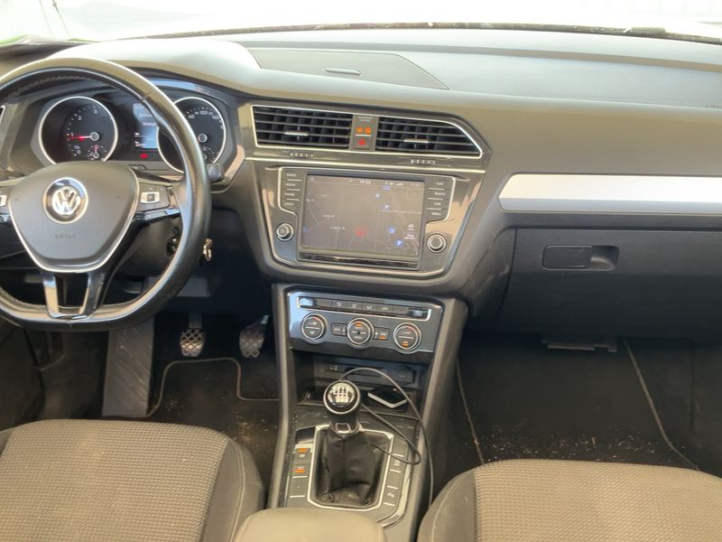 Volkswagen Tiguan 2.0 TDI Edition BlueMotion Tech — zdjęcie 12