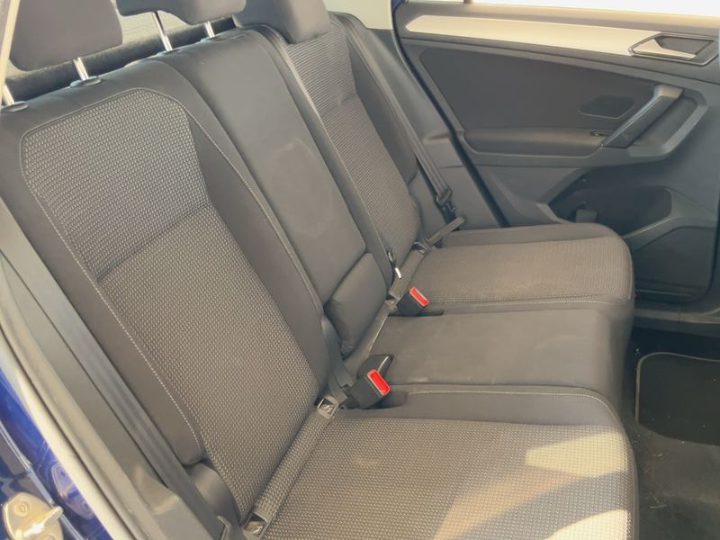 Volkswagen Tiguan 2.0 TDI Edition BlueMotion Tech — zdjęcie 14