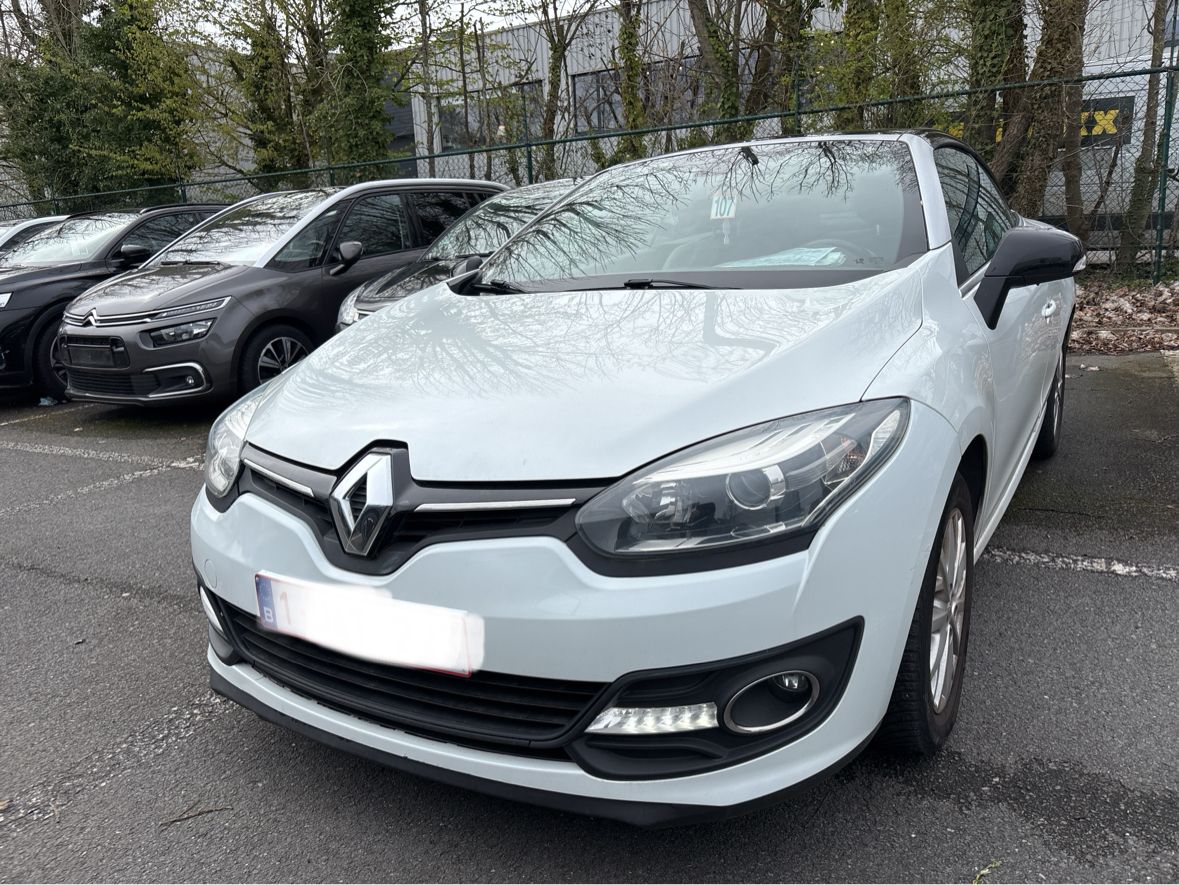 Renault Megane 2015 — photo 1