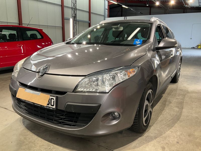 Renault Megane 1.6 Dynamique — zdjęcie 1
