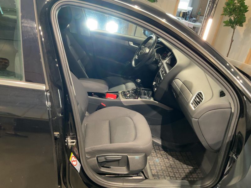 Audi A4 2.0 TDI Attraction 2013 – снимка 17