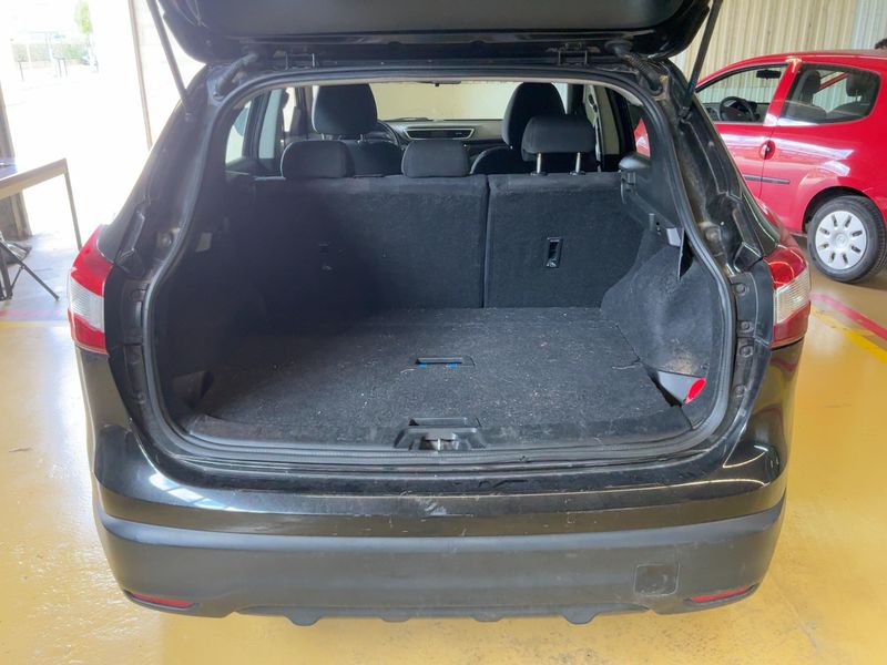 Nissan Qashqai 1.2 Visia — zdjęcie 10