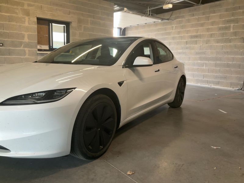 Tesla Model 3 Standard Range — zdjęcie 2