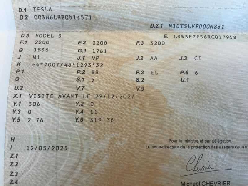 Tesla Model 3 Standard Range — zdjęcie 15