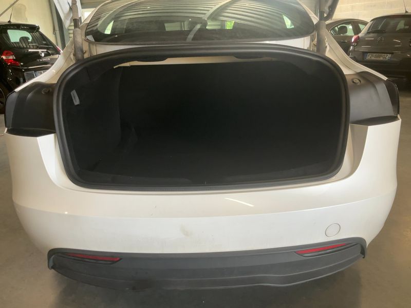 Tesla Model 3 Standard Range — zdjęcie 10