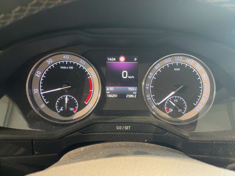 Skoda Superb 2.0 TSI SportLine — zdjęcie 13
