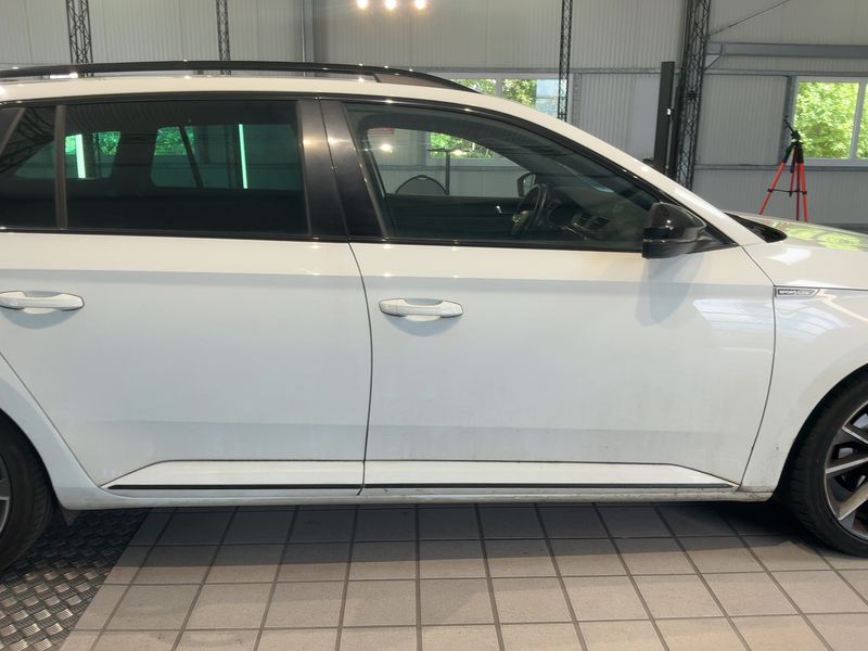 Skoda Superb 2.0 TSI SportLine — zdjęcie 7