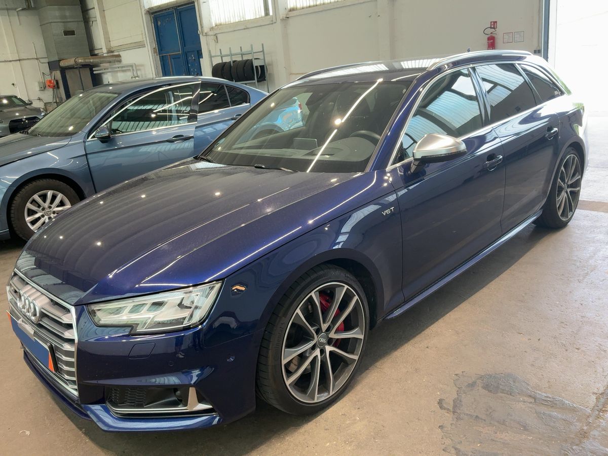 Audi S4 3.0 V6 TFSI quattro