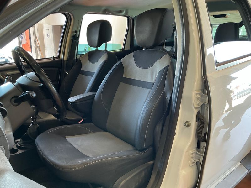 Dacia Duster 1.5 dCi Prestige 4x2 2016 – снимка 30