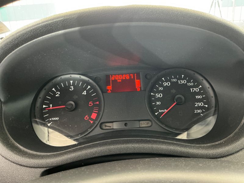 Renault Clio 1.5 dCi Expression — zdjęcie 4