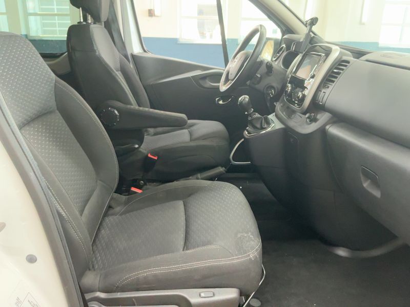 Opel Vivaro 1.6 CDTI Biturbo Tourer L1H1 2,7t — zdjęcie 11