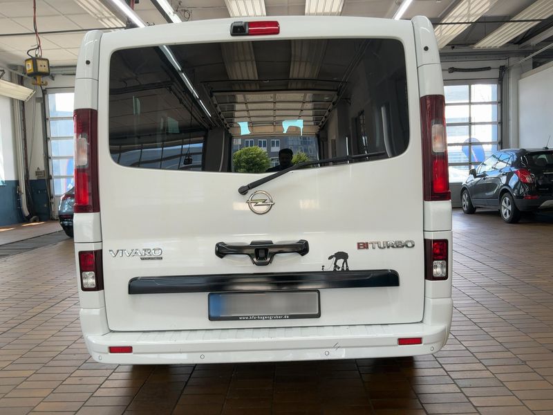 Opel Vivaro 1.6 CDTI Biturbo Tourer L1H1 2,7t — zdjęcie 5