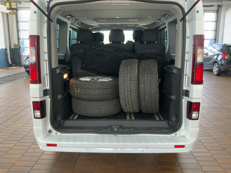 Opel Vivaro 1.6 CDTI Biturbo Tourer L1H1 2,7t — zdjęcie 10