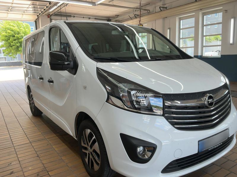 Opel Vivaro 1.6 CDTI Biturbo Tourer L1H1 2,7t — zdjęcie 8