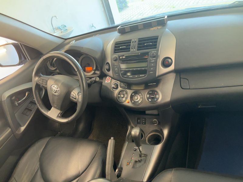Toyota RAV 4 2.2 D-4D Executive 2010 – снимка 17
