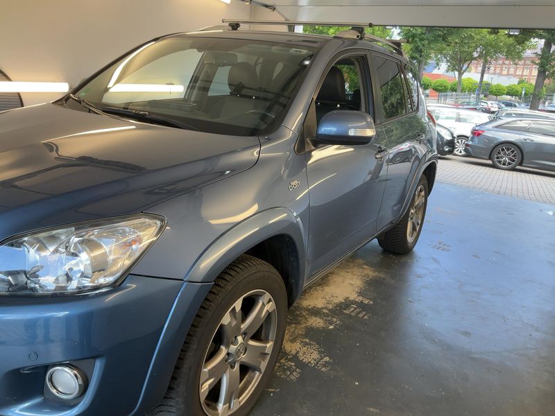 Toyota RAV 4 2.2 D-4D Executive 2010 – снимка 2
