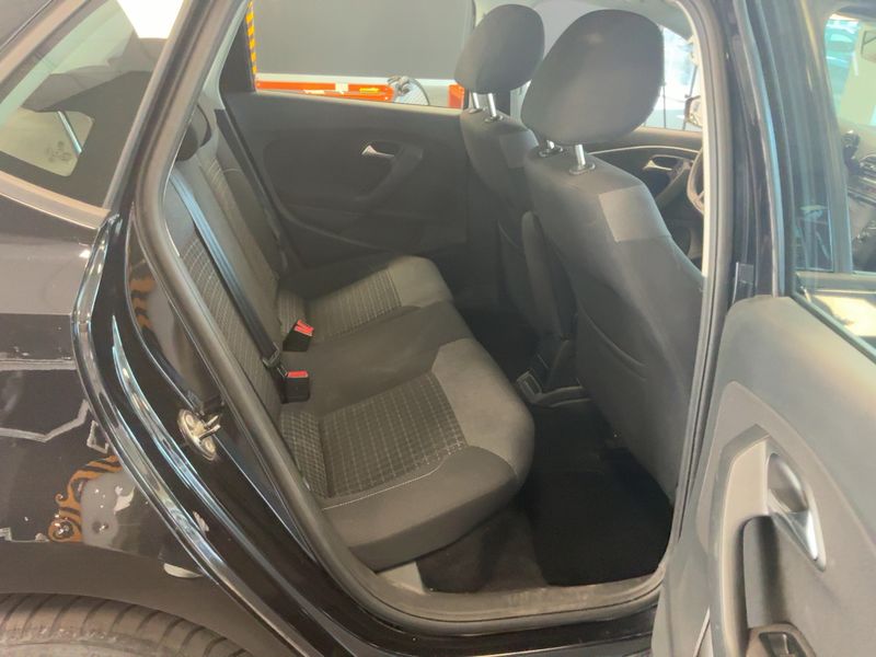 Volkswagen Polo 1.0 Comfortline 2016 – снимка 19
