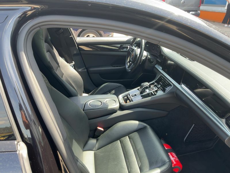 Porsche Panamera Sport Turismo 4 — zdjęcie 11