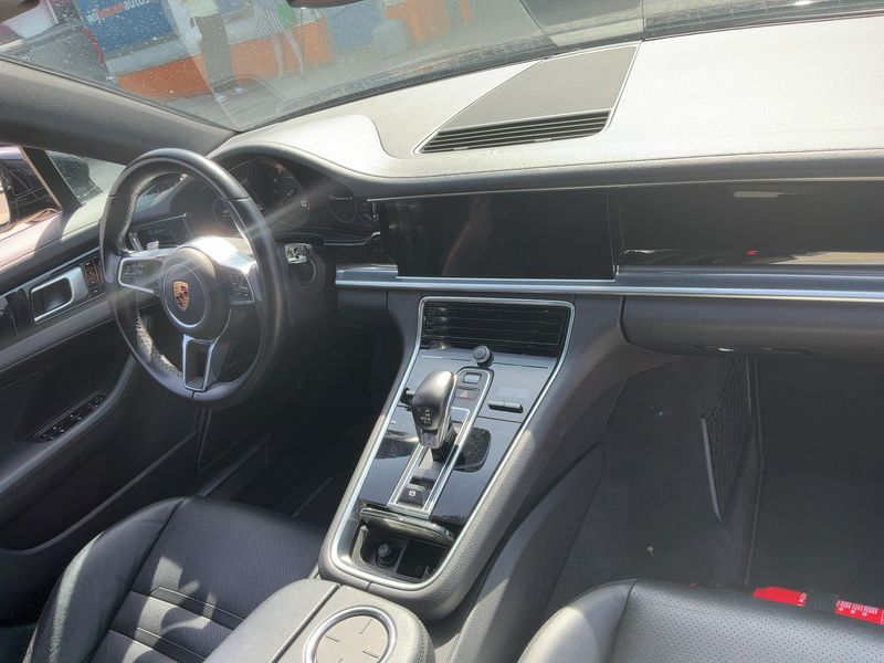 Porsche Panamera Sport Turismo 4 — zdjęcie 12