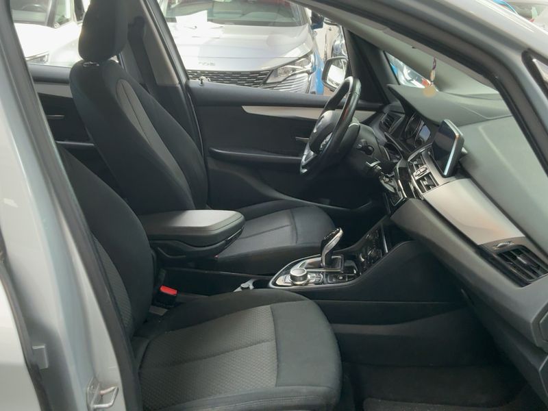 BMW 2er 218d Active Tourer Lounge — zdjęcie 11