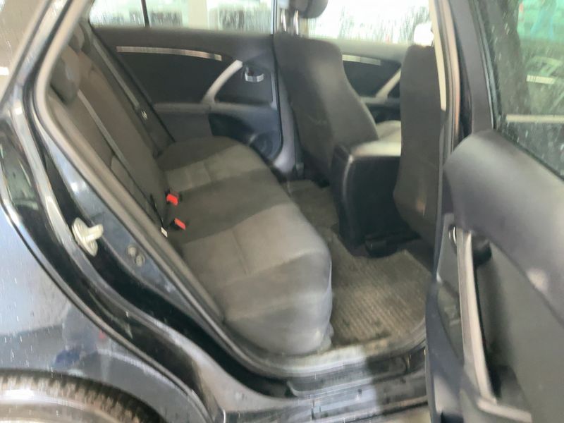 Toyota Avensis 1.8 Life — zdjęcie 14