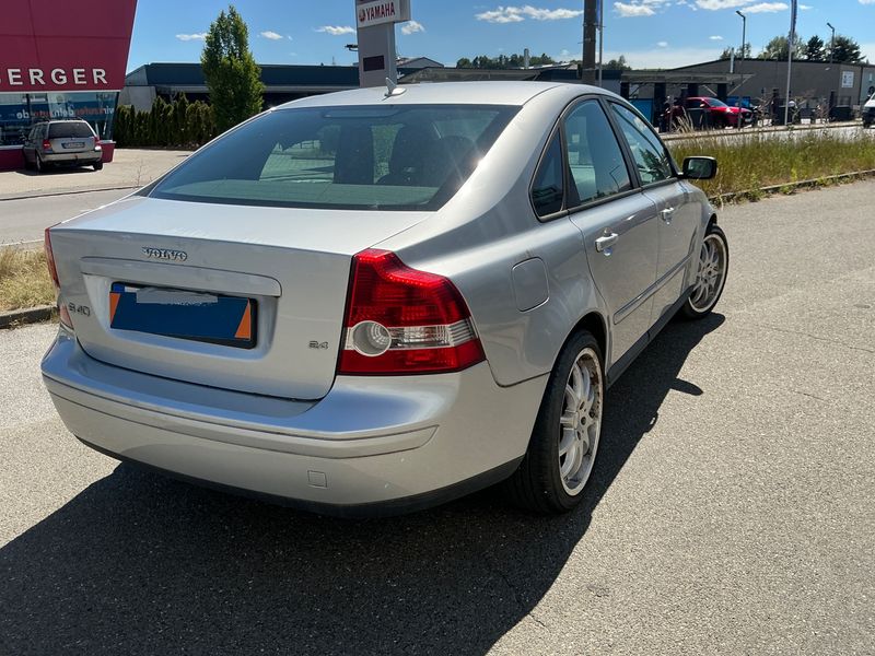 Volvo S40 2.4 Momentum — zdjęcie 2