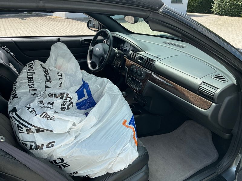Chrysler Sebring 2.7 Limited — zdjęcie 3
