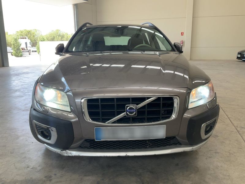Volvo XC70 2.4 D5 Summum AWD — zdjęcie 9