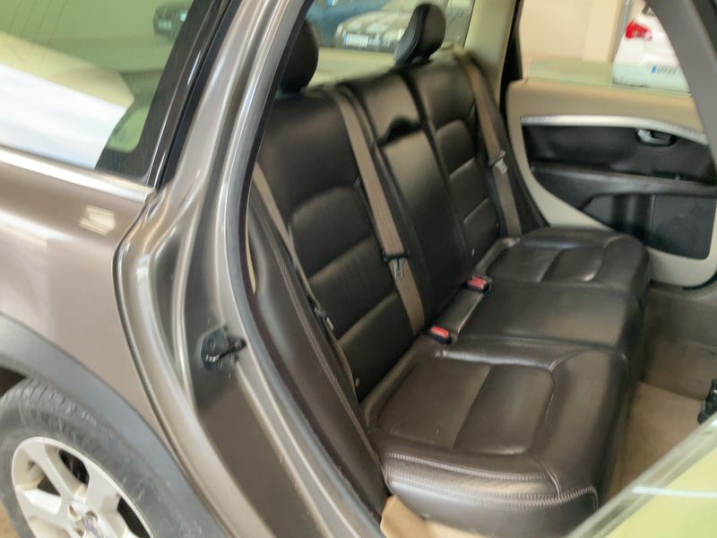 Volvo XC70 2.4 D5 Summum AWD — zdjęcie 14