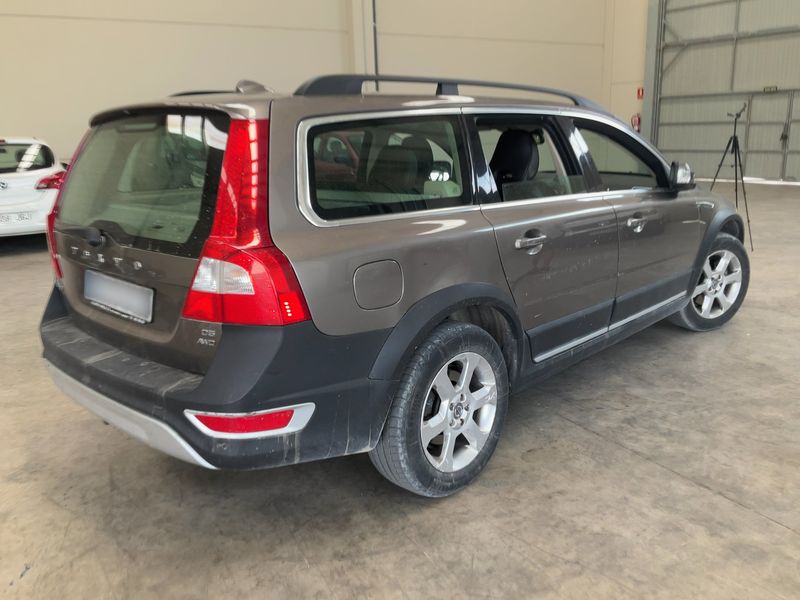 Volvo XC70 2.4 D5 Summum AWD — zdjęcie 6